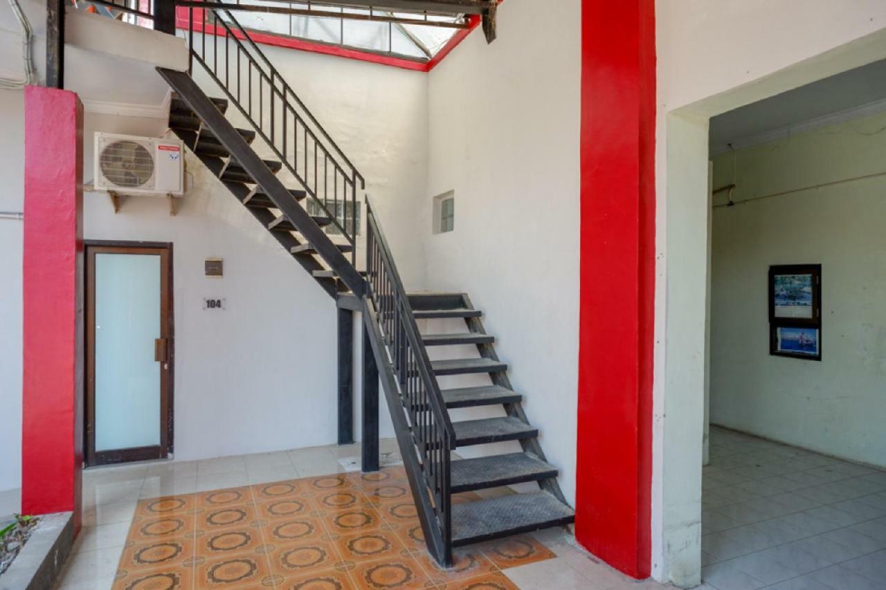 Reddoorz Syariah Near Alun Alun Tegal Hotel Exterior photo